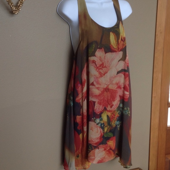 Alice + Olivia Dresses & Skirts - 🍃💕Alice + Olivia Floral Silk Shift Midi Dress