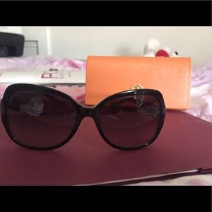 Authentic Tory Burch Black Oversized sunglasses!!