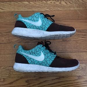 Custom Nike Roshe runs