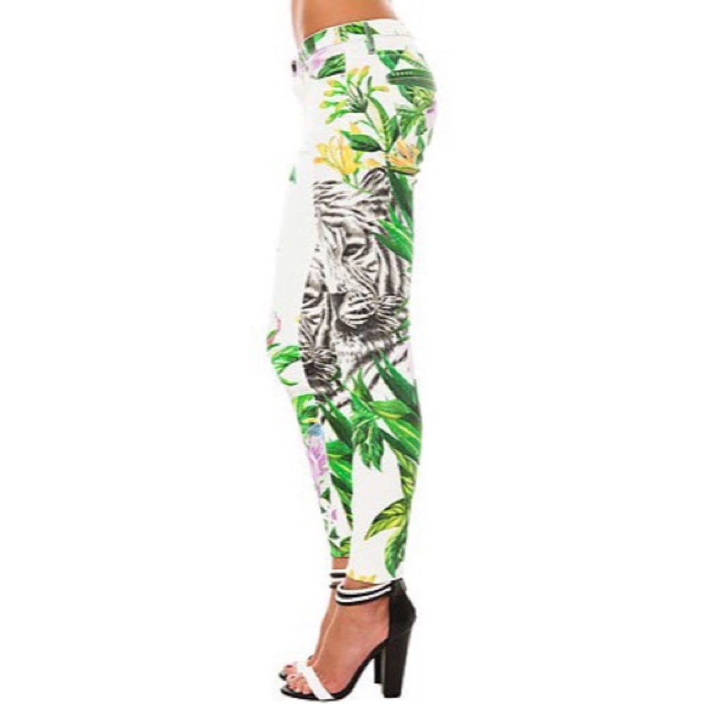 BlankNYC JUNGLE SKINNY JEANS. NEVER WORN.