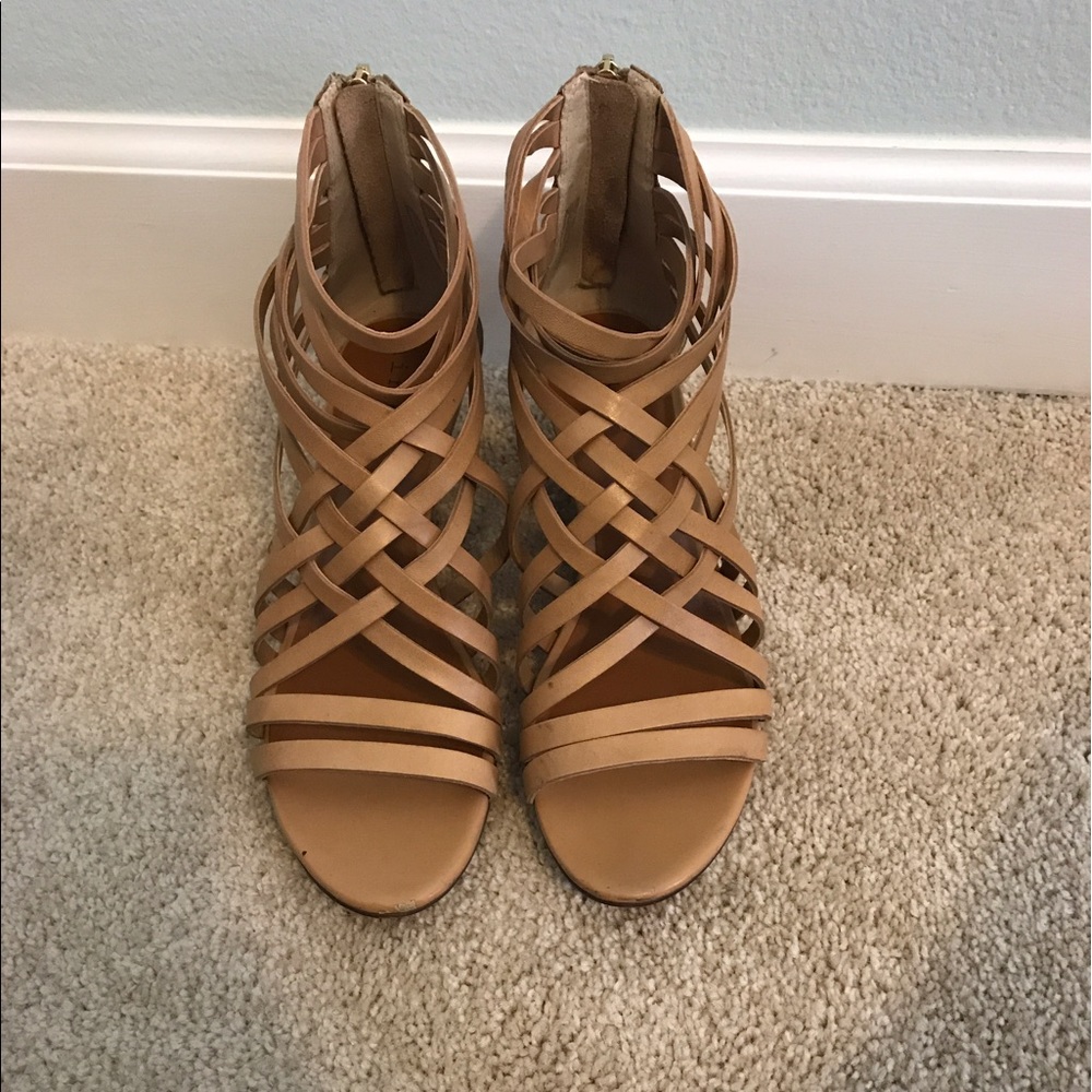 Hinge wedge sandals