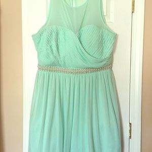 SZ 18, formal sleeveless knee length dress