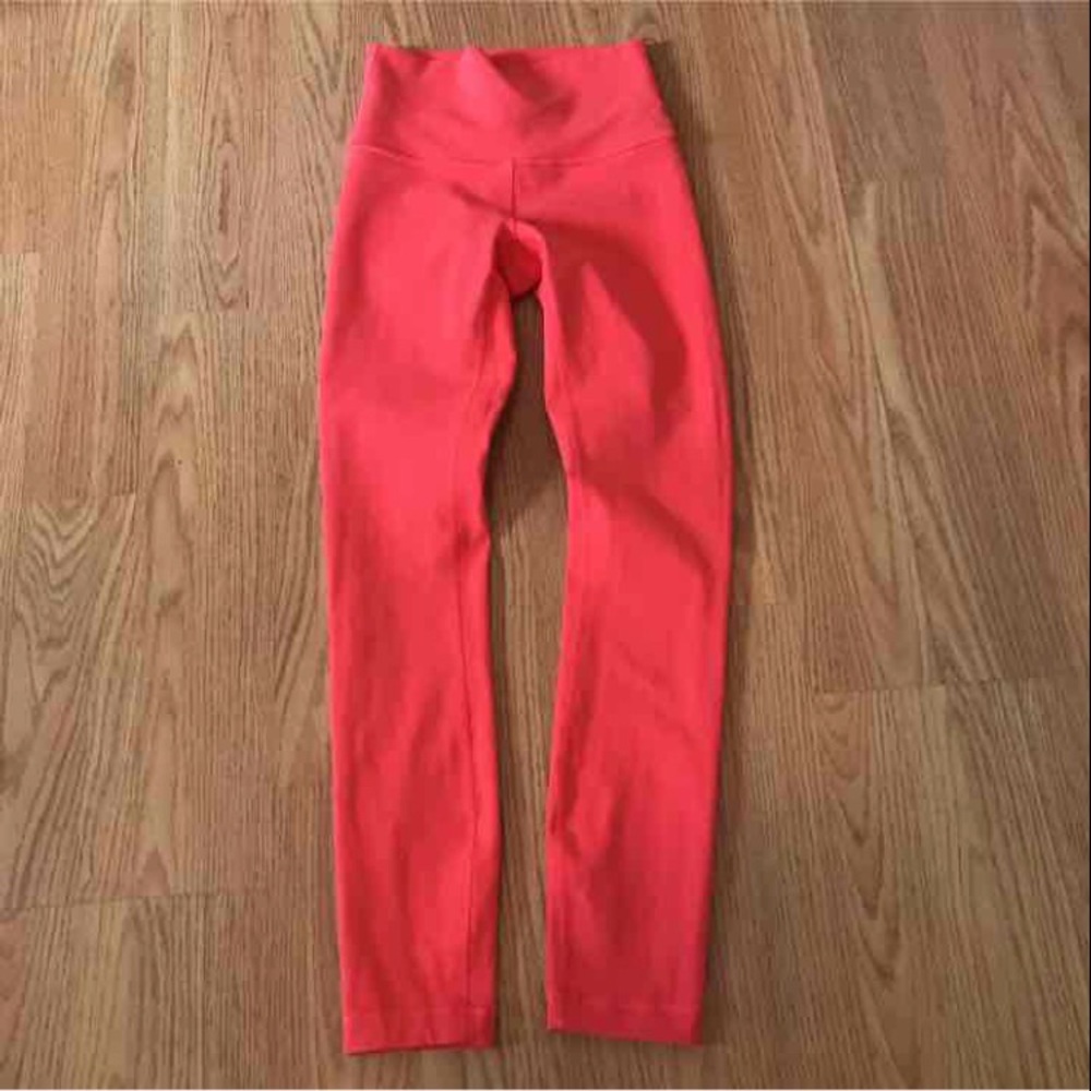 ❌❌SOLD❌❌ LULULEMON High Times 2 - Picture 2 of 5
