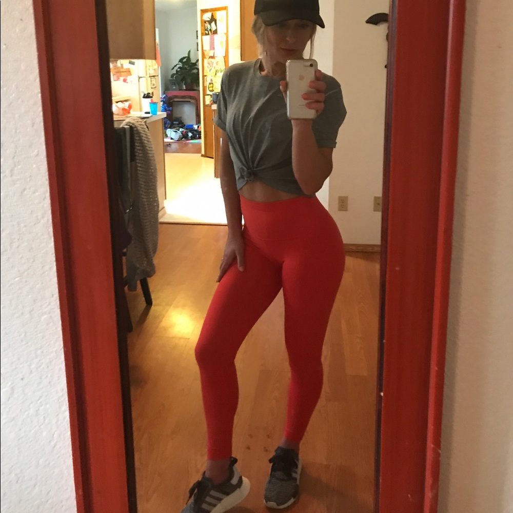❌❌SOLD❌❌ LULULEMON High Times 2 - Picture 4 of 5