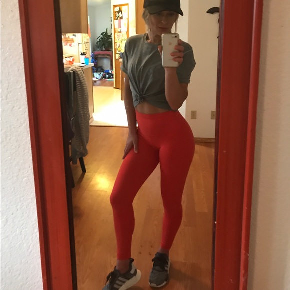 ❌❌SOLD❌❌ LULULEMON High Times 2 - Picture 4 of 5