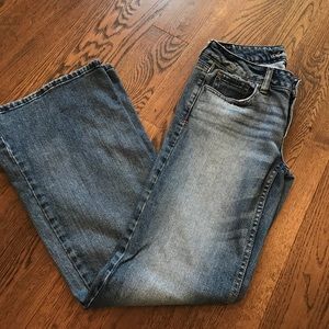 Hipster straight leg jeans with stretch !