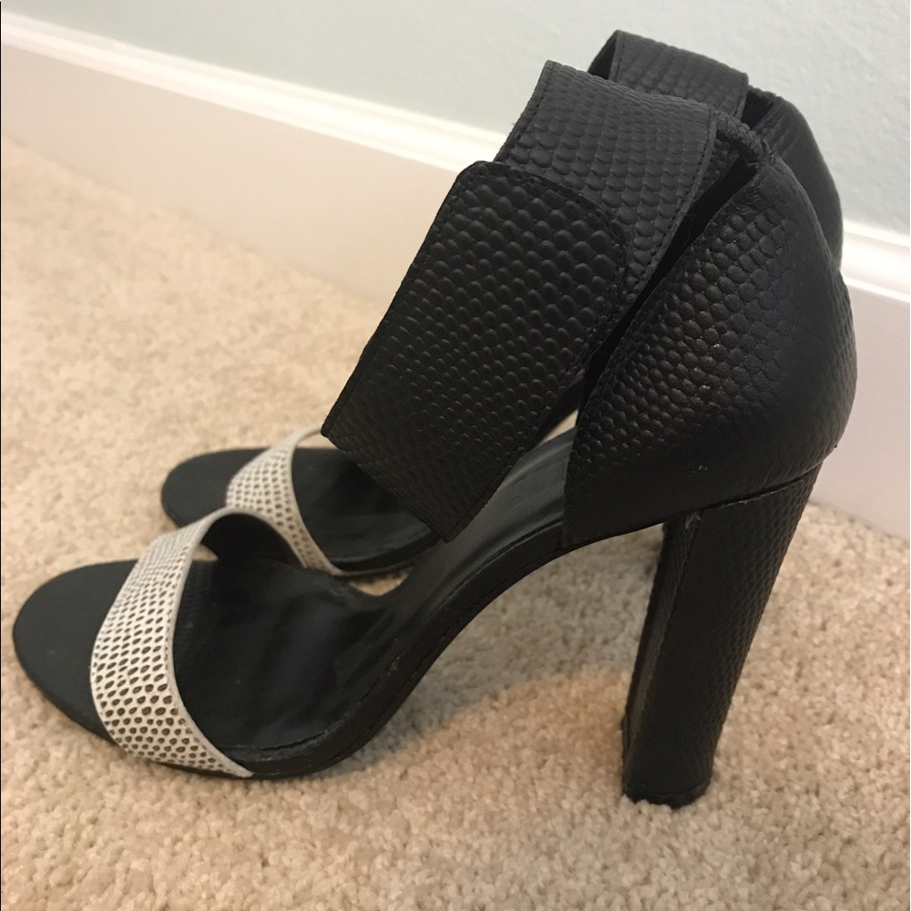 Nicholas designer pumps - Picture 2 of 2