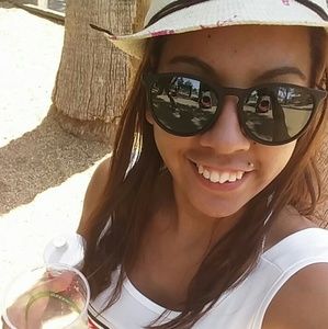 Meet your Posher, Crystal