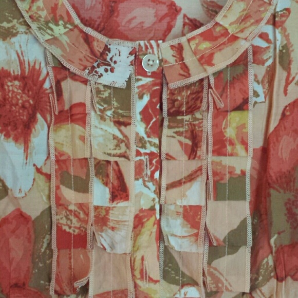 Blouse - Picture 2 of 3