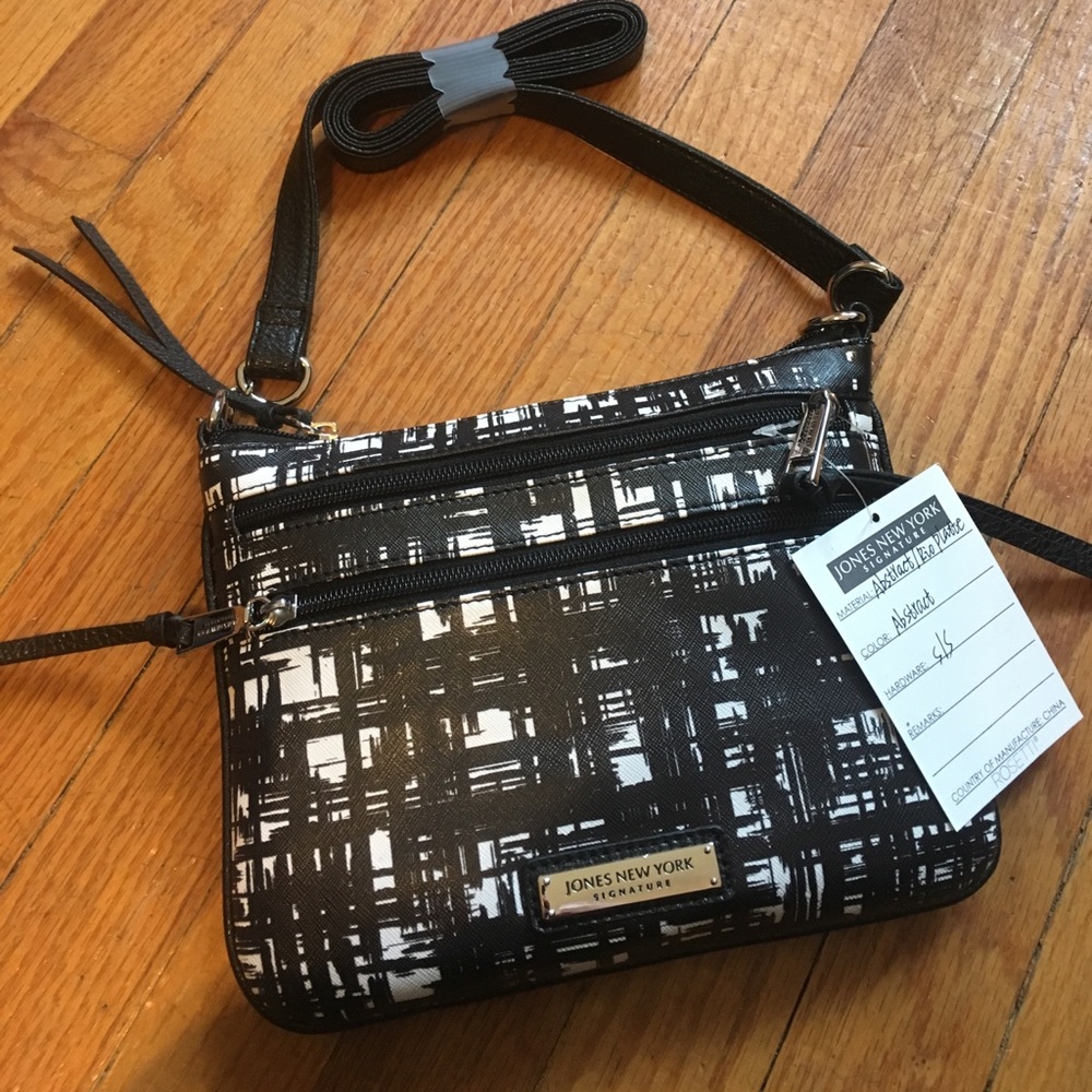 Cross body bag- Jones New York!!