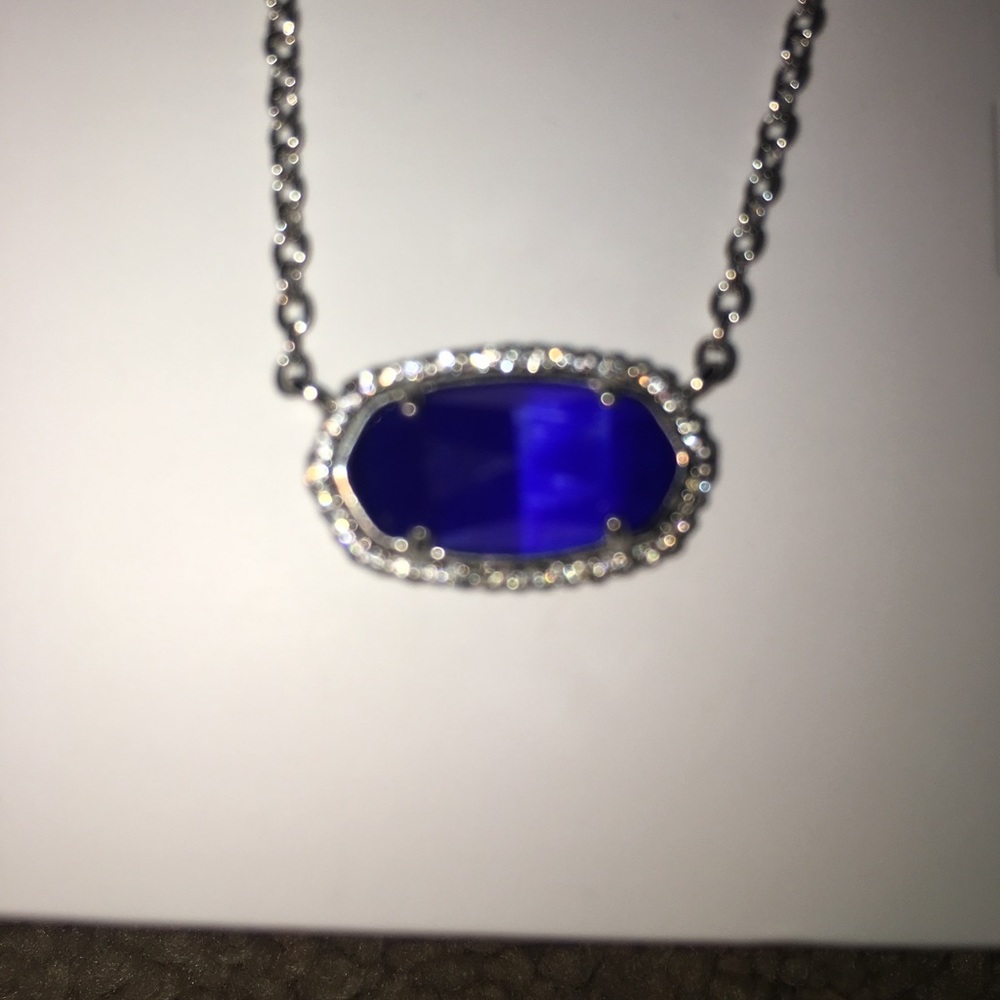 Kendra Scott necklace