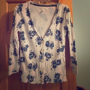 Beautiful navy floral print Aeropostale  sweater