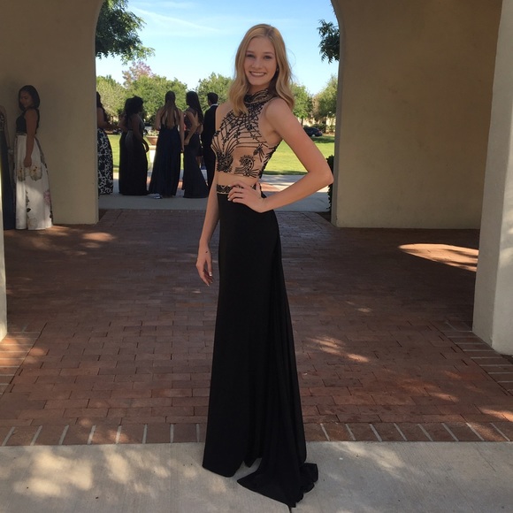 Prom dress - Picture 2 of 5