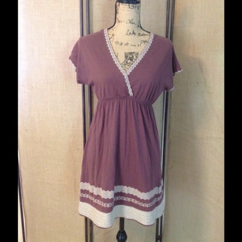 Bcbg lace mauve dress
