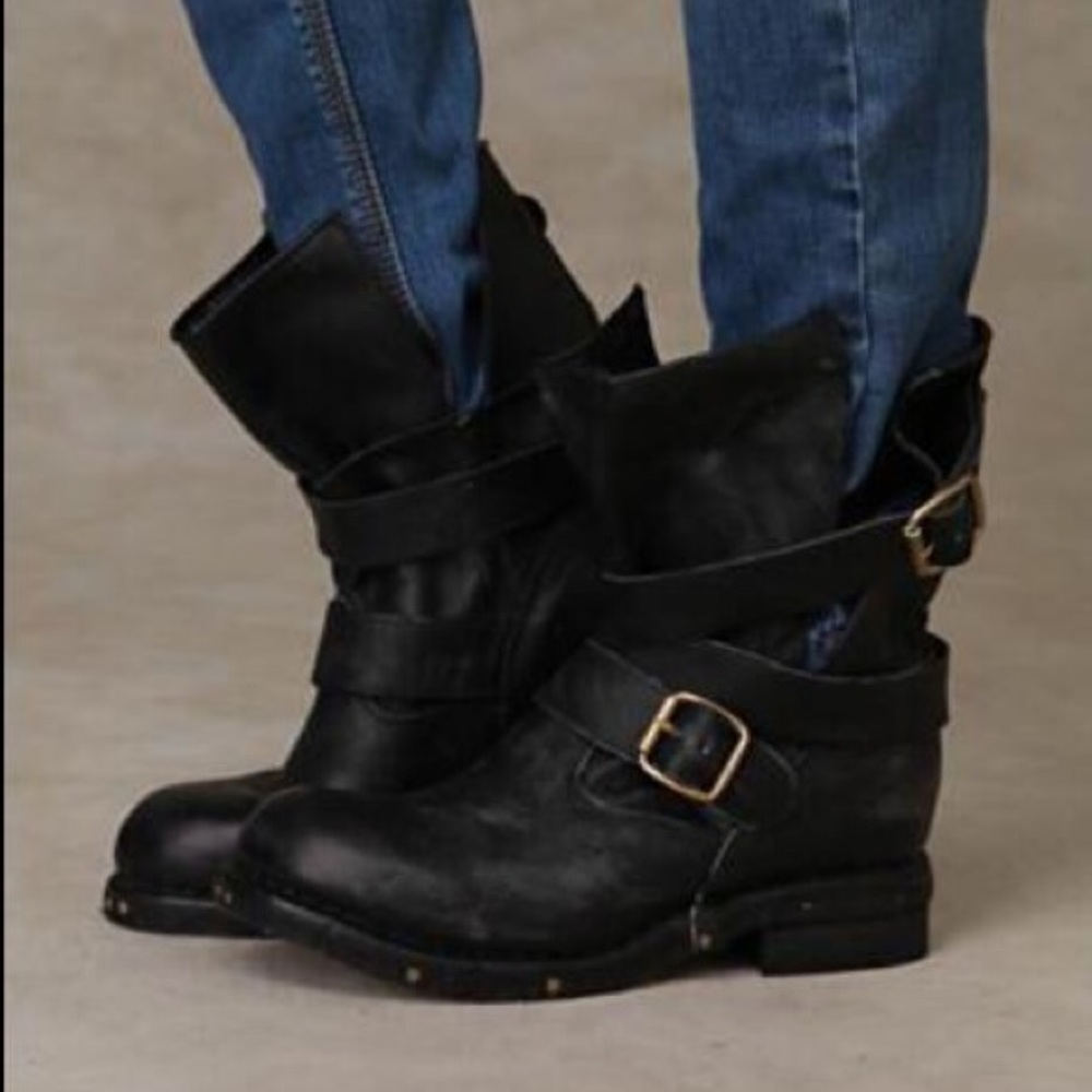 Distressed Jeffrey Campbell leather boots