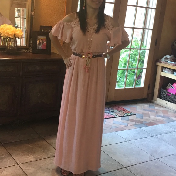 🎊🎊🎀🎊very Nice Light Peach tone MaxiDrees - Picture 1 of 1