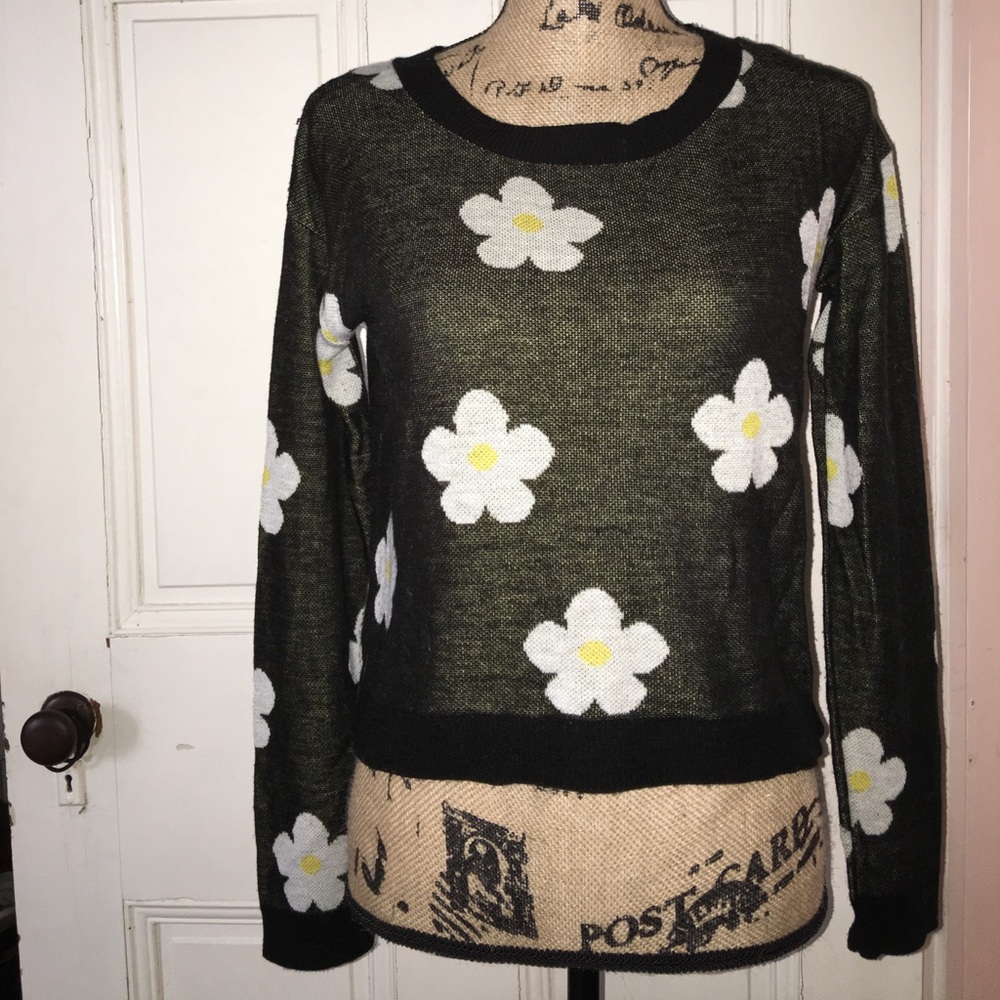 Daisy Crop Long Sleeve Top