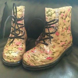 Rain boots with flowers. never been worn!