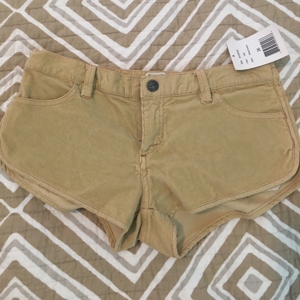 NWT RVCA mini tan shorts size 26