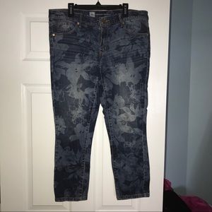 Floral denim capris🌸