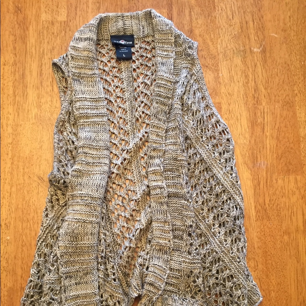 *******SOLD********Brown vest, size L.