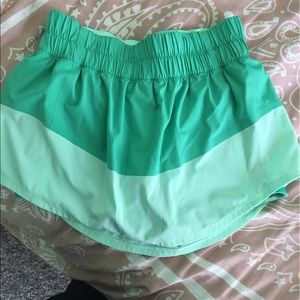 Lululemon skirt with spandex