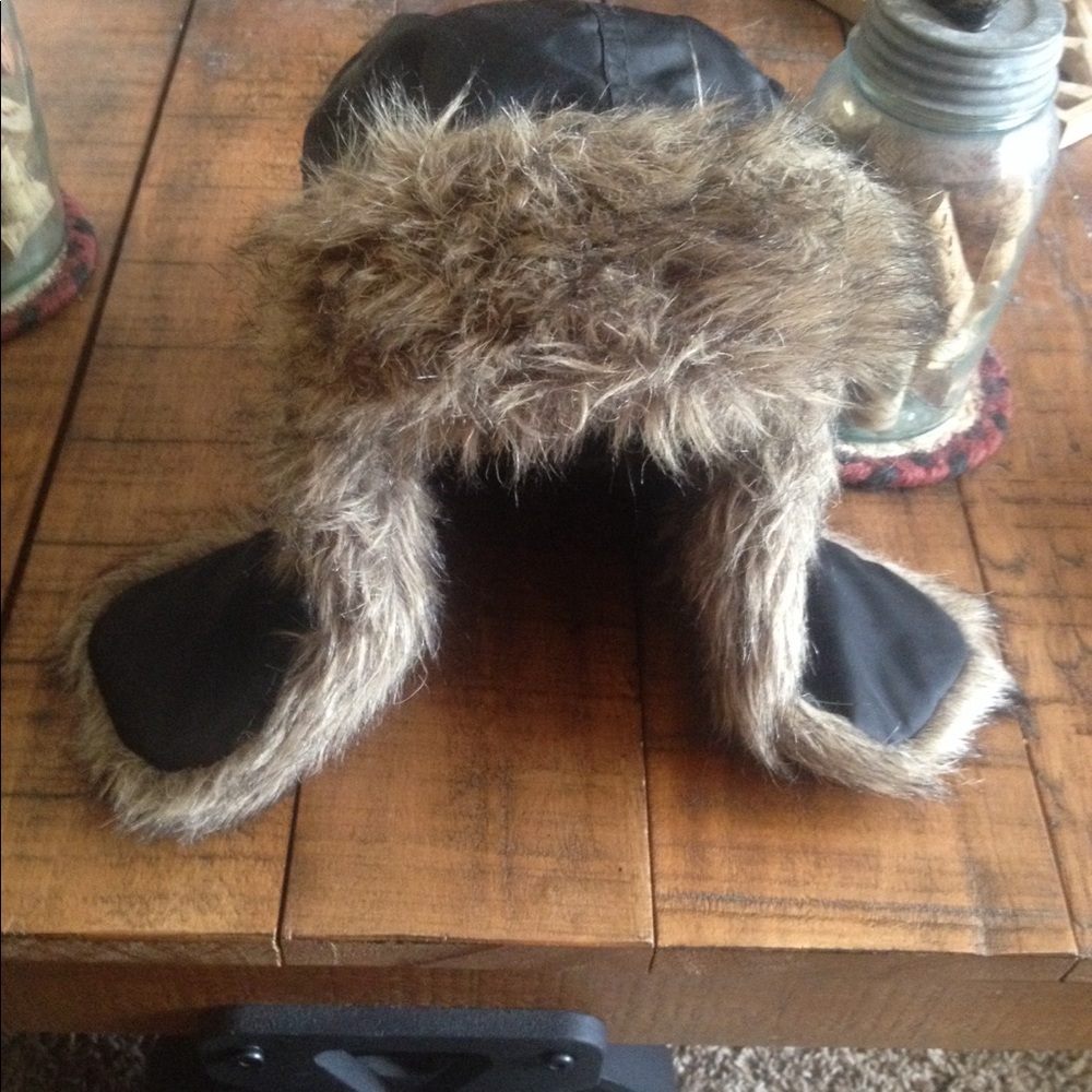 American Eagle fuzzy hat