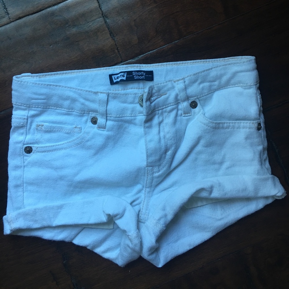 Levi's white shorts in kids size 8 regular!