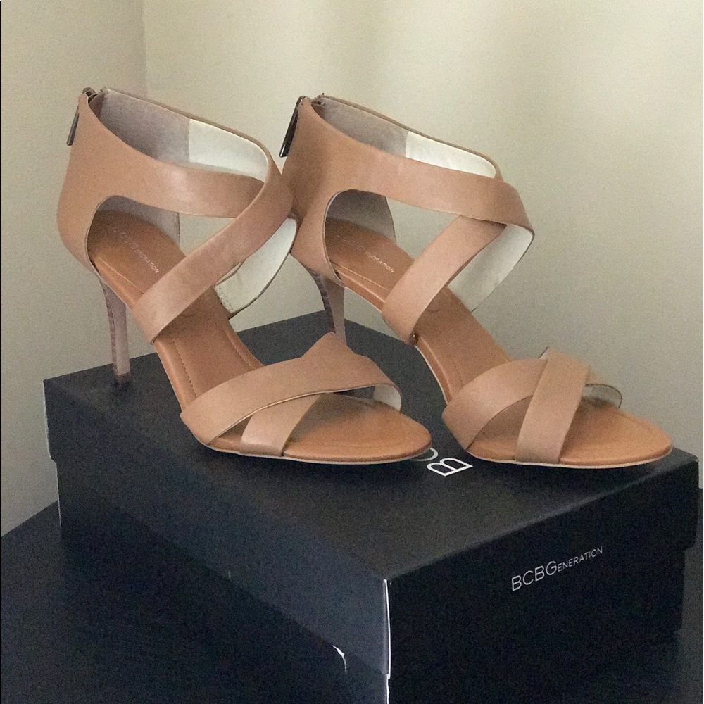 NWOT BCBGeneration Soft Casual Heels