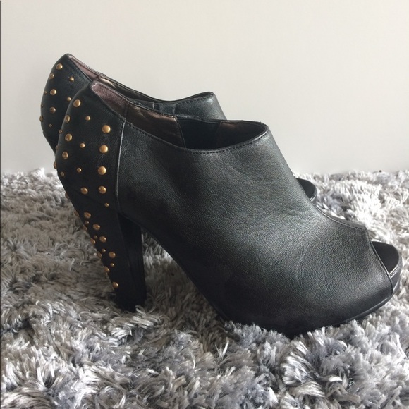 Charlotte Russe black peep toe platform booties - Picture 1 of 8