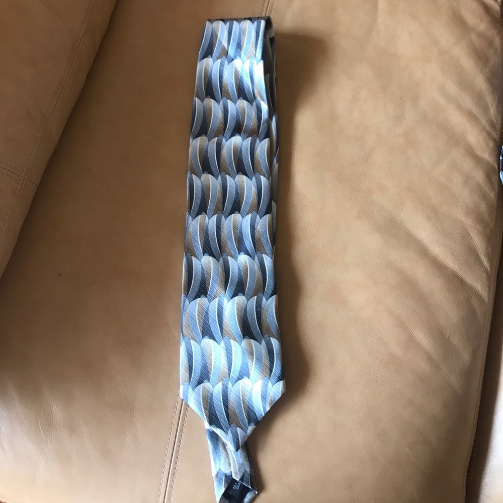 Geoffrey Beene tie