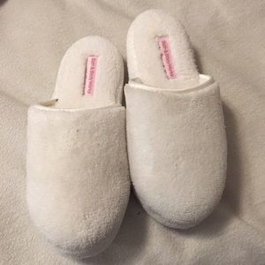 33 off bath and body works shoes cream colored bath and body bath and body works slippers