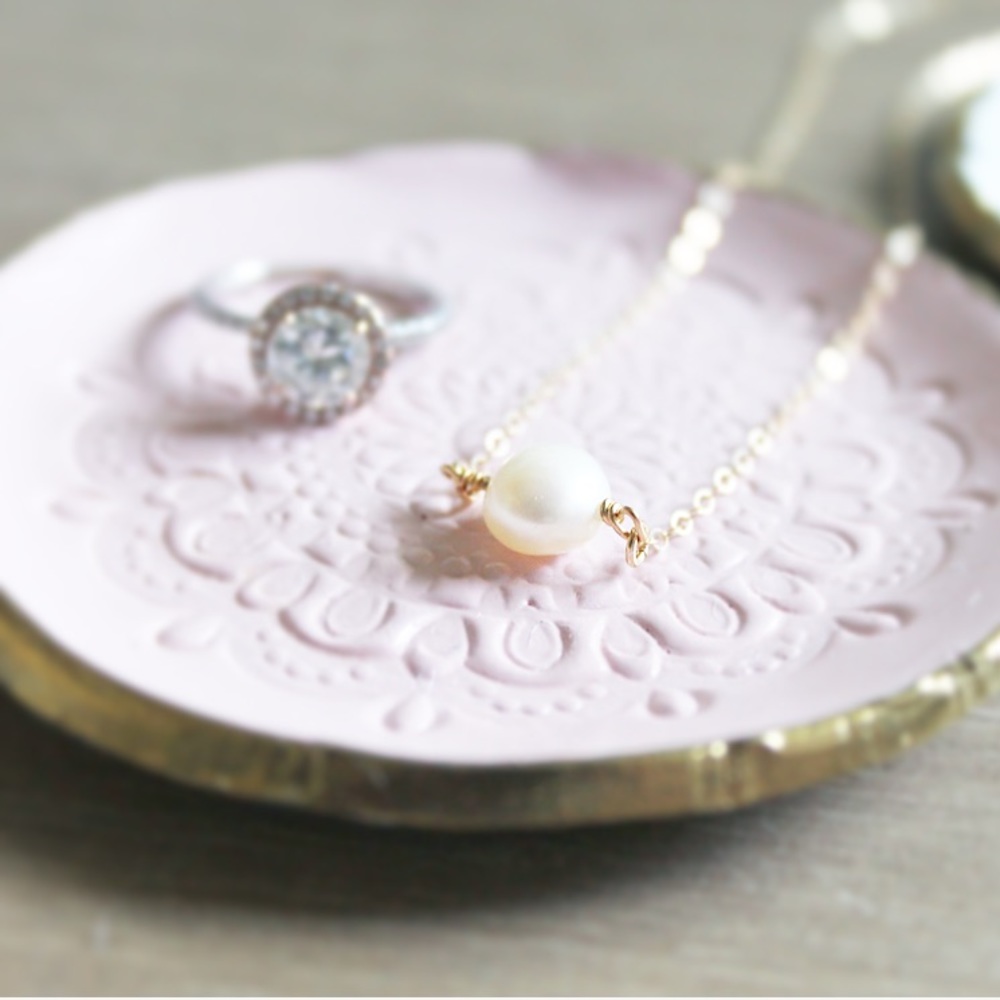 Freshwater Pearl Dainty Necklace