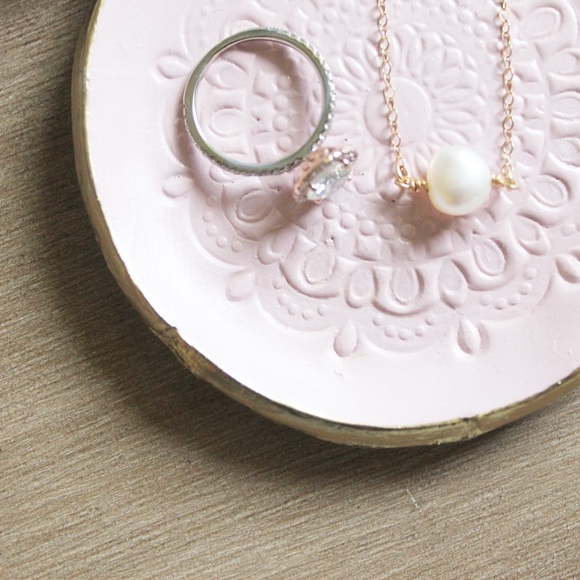 Freshwater Pearl Dainty Necklace - Picture 3 of 3