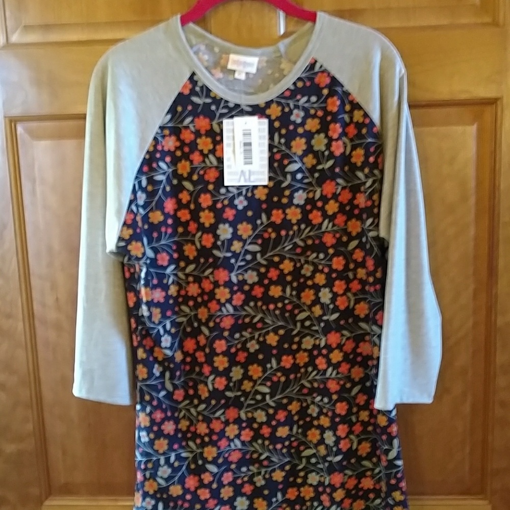 New LuLaRoe Randy Top in Navy, Grey & Flowers!!