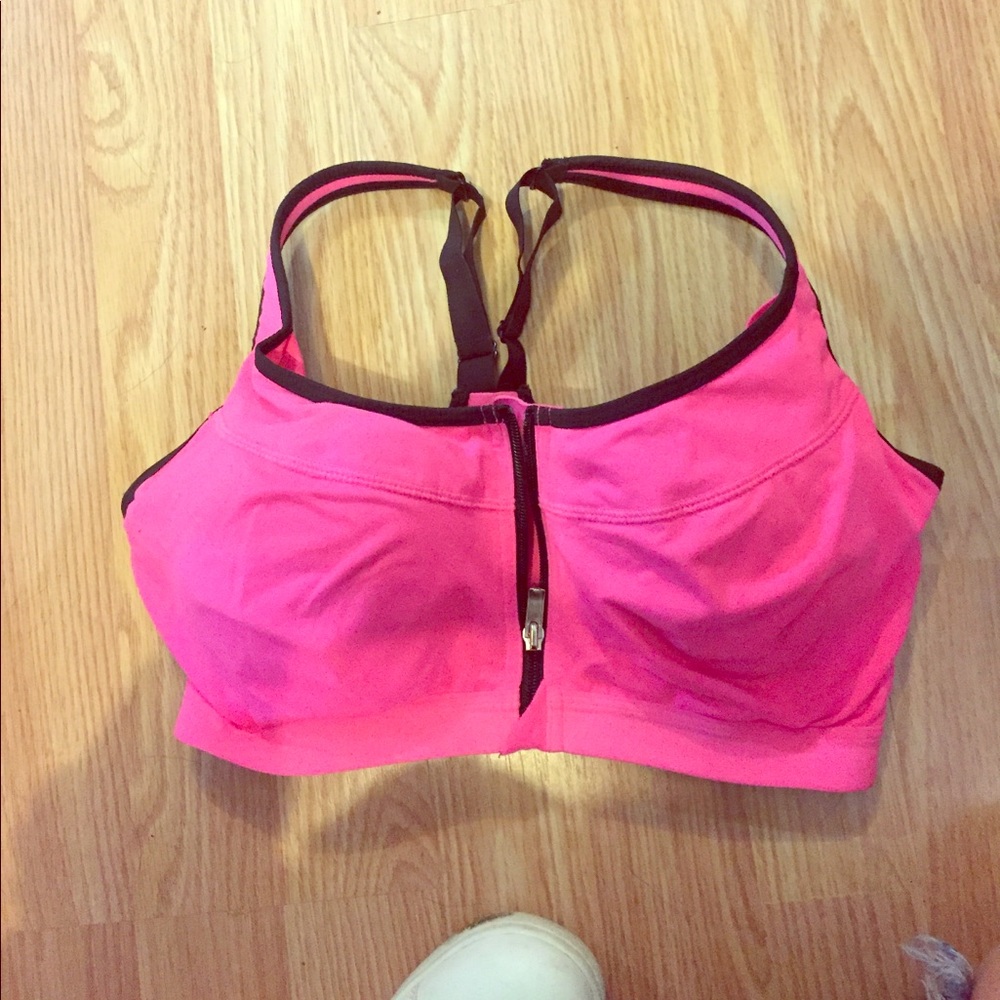 VS Sport Sports Bra