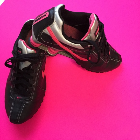 Nike Shoes - Nike Shox