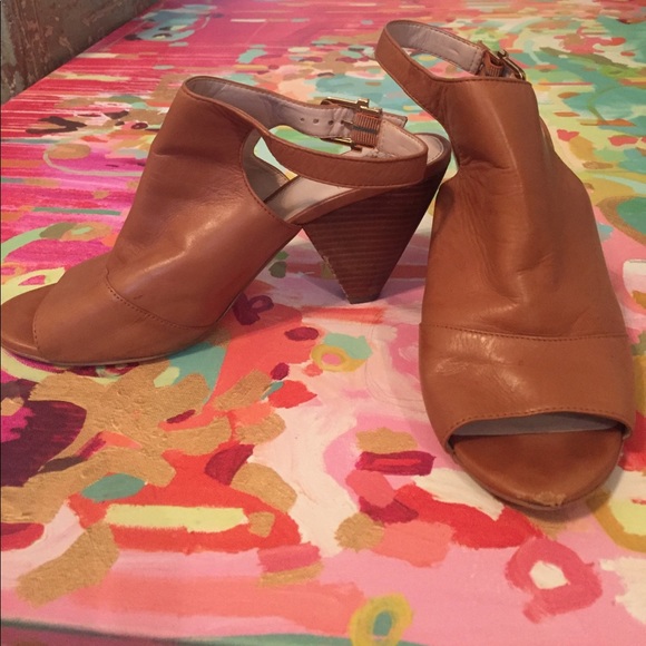 Vince Camuto Heels - Picture 3 of 4