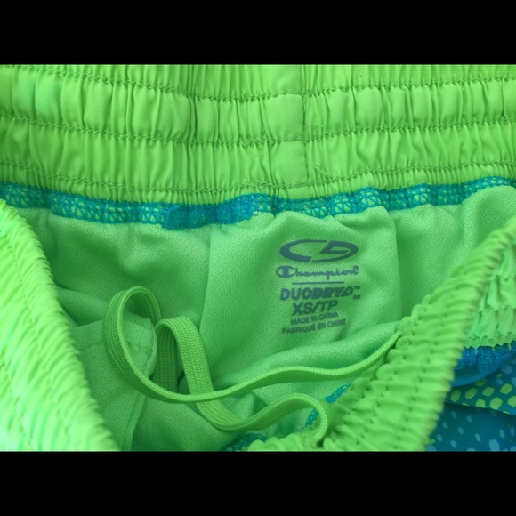 Athletic shorts - Picture 2 of 2