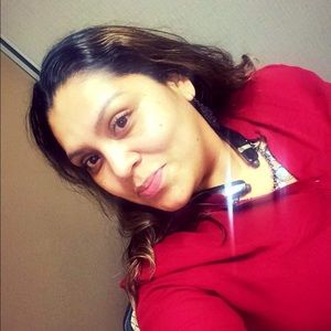 Meet your Posher, Nora