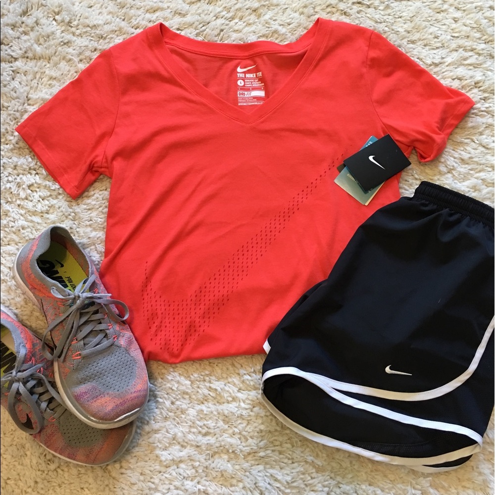 🆕NIKE DRI FIT LARGE V NECK TSHIRT NWT LOGO CORAL