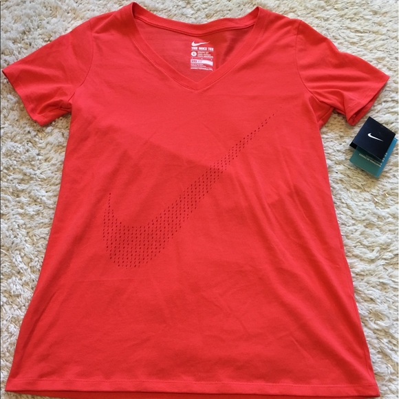 🆕NIKE DRI FIT LARGE V NECK TSHIRT NWT LOGO CORAL - Picture 3 of 4