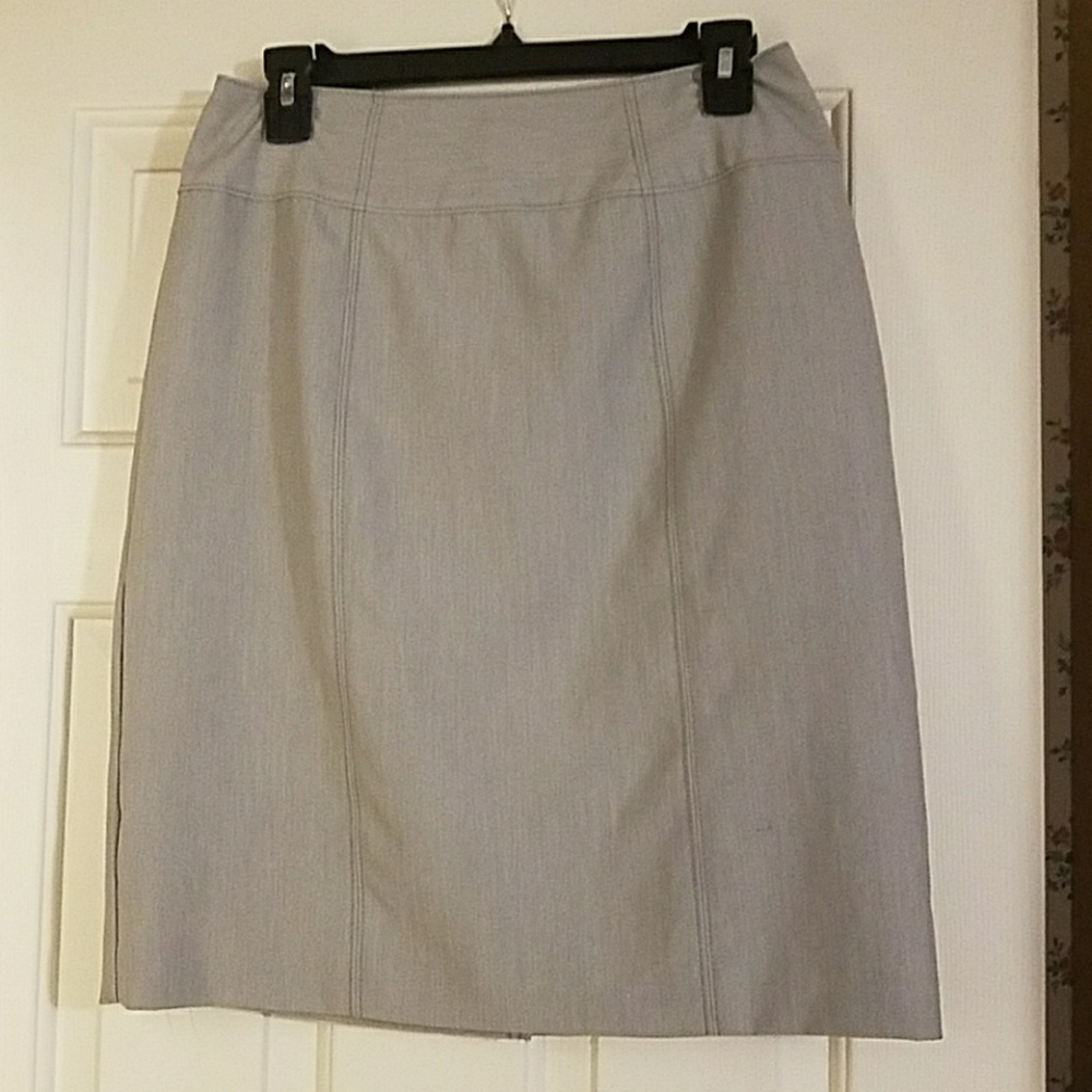 Gray knee length skirt barely worn
