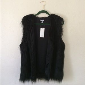 NEW Tobi Black Faux Fur Vest