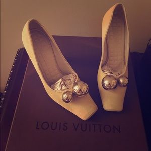 Louis Vuitton leather suede pumps