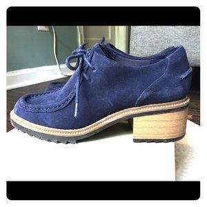 Clarks "old school" lace up blue suede shoes