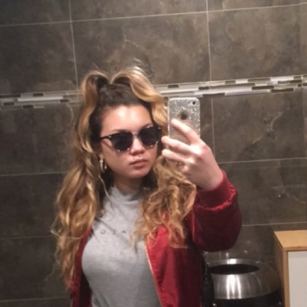 Meet your Posher, Amber