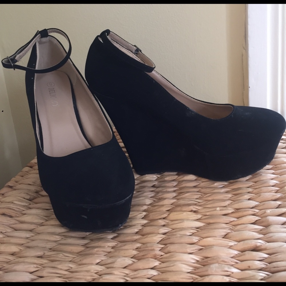 Size 9 Wedges