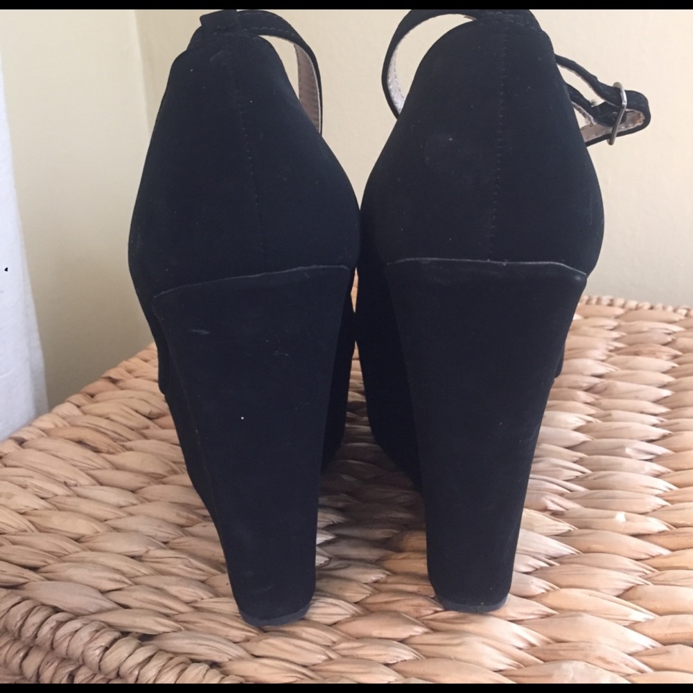 Size 9 Wedges - Picture 4 of 6