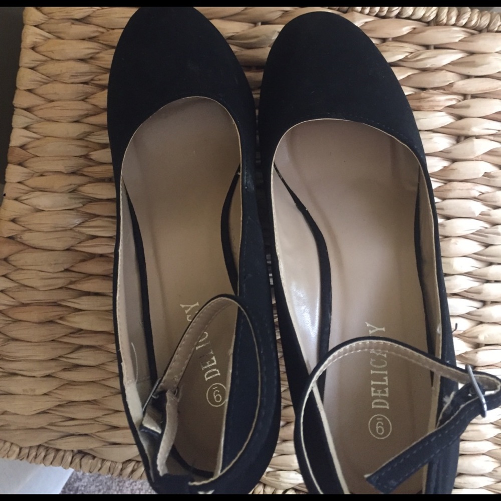 Size 9 Wedges - Picture 5 of 6